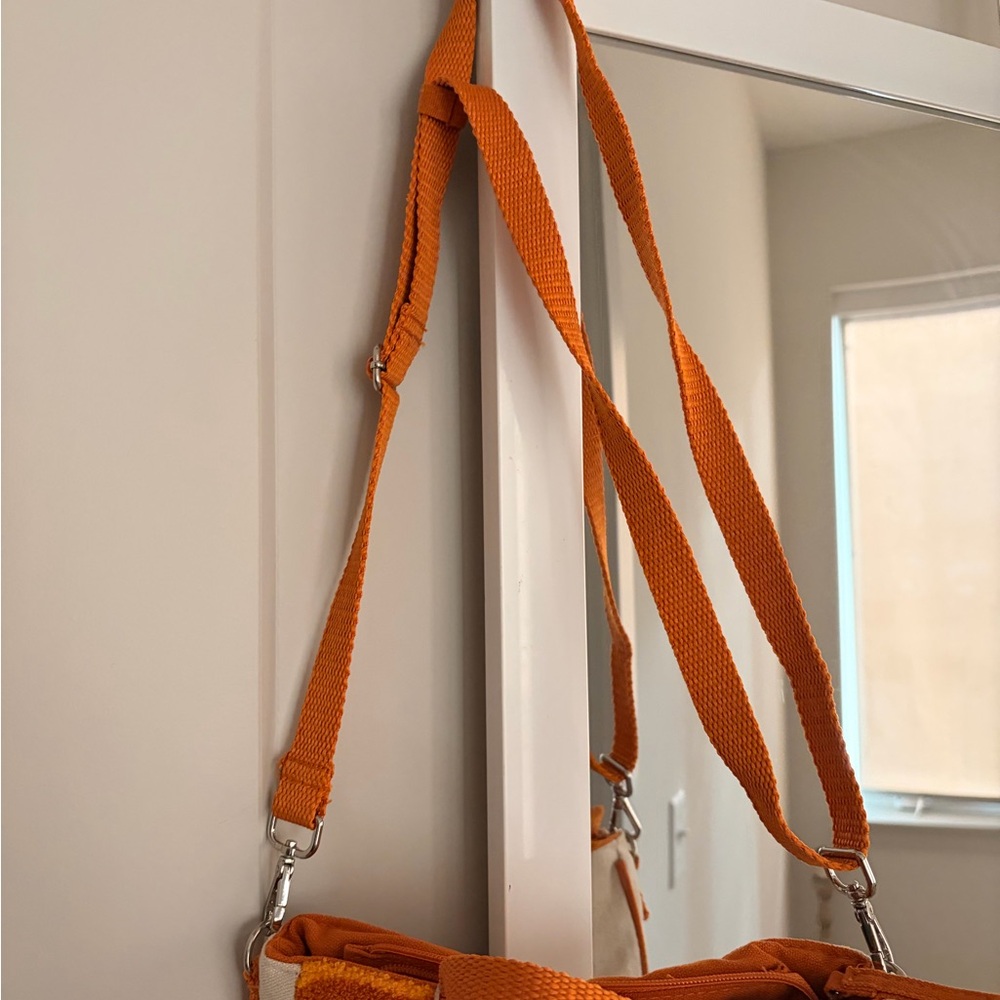 Stylish Orange and Red Patterned Crossbody Bag - Picture 4 of 6